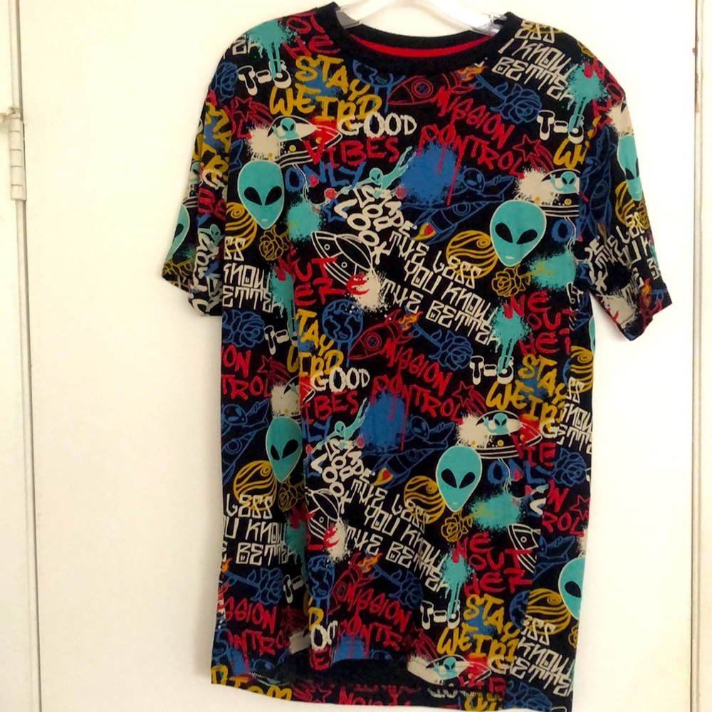 Eighty Eight Brand Aliens black wrap around L tee shirt